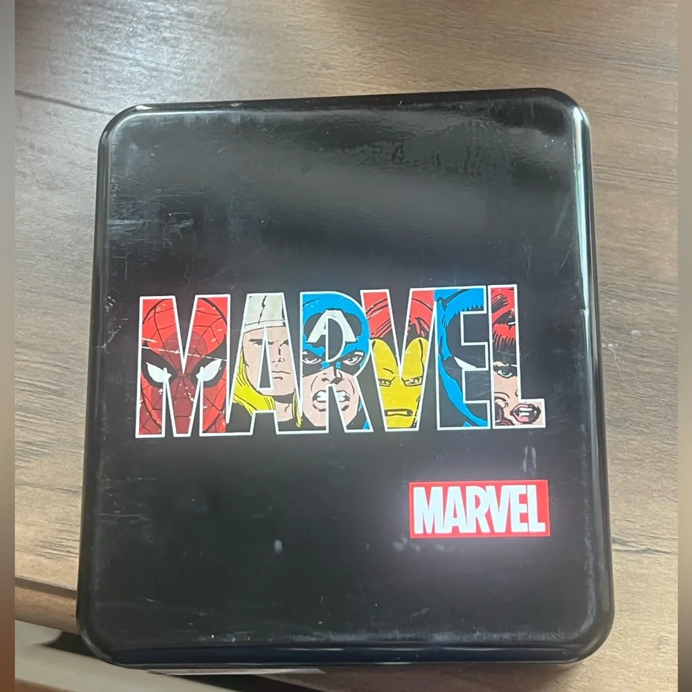 Marvel Captain America Bifold Slimfold Men Wallet In Collectible Tin Case NEW